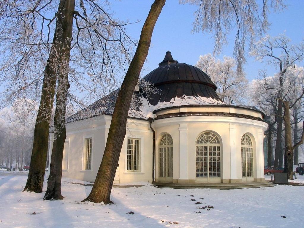 Palac Kurozweki Aparthotel Luaran gambar