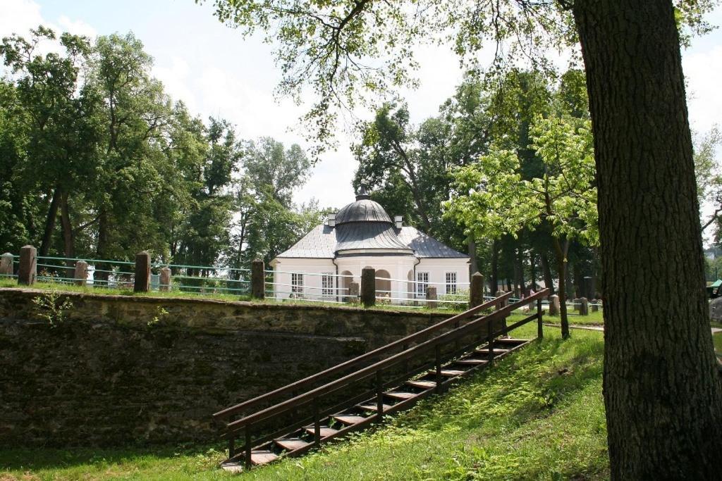 Palac Kurozweki Aparthotel Luaran gambar