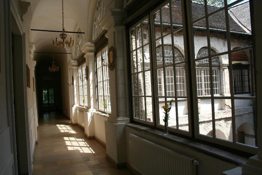 Palac Kurozweki Aparthotel Luaran gambar