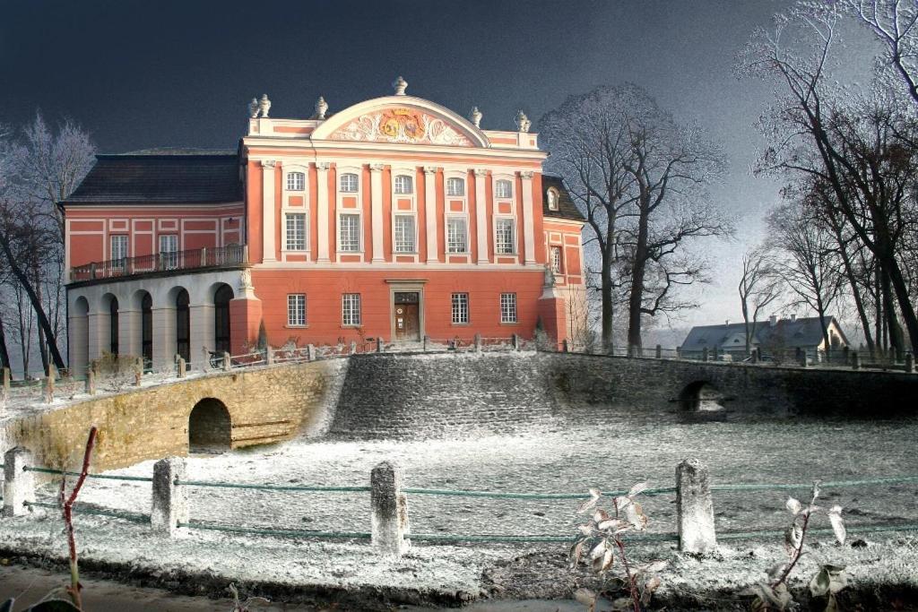 Palac Kurozweki Aparthotel Luaran gambar